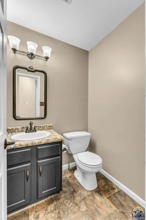 $305,000 | 3639 Southwest Glendale Drive, Topeka, KS 66614