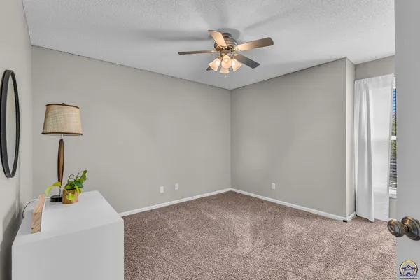 $305,000 | 3639 Southwest Glendale Drive, Topeka, KS 66614