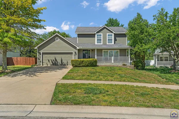 $305,000 | 3639 Southwest Glendale Drive, Topeka, KS 66614