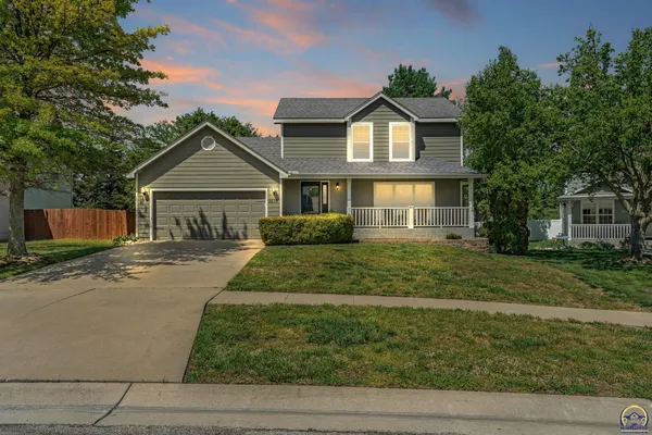 $305,000 | 3639 Southwest Glendale Drive, Topeka, KS 66614