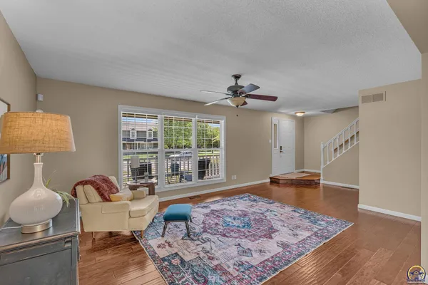 $305,000 | 3639 Southwest Glendale Drive, Topeka, KS 66614