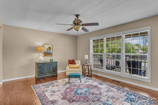 $305,000 | 3639 Southwest Glendale Drive, Topeka, KS 66614