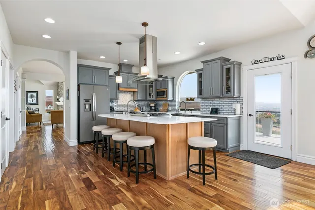 $1,345,000 | 921 Tibbling Road, Selah, WA 98942