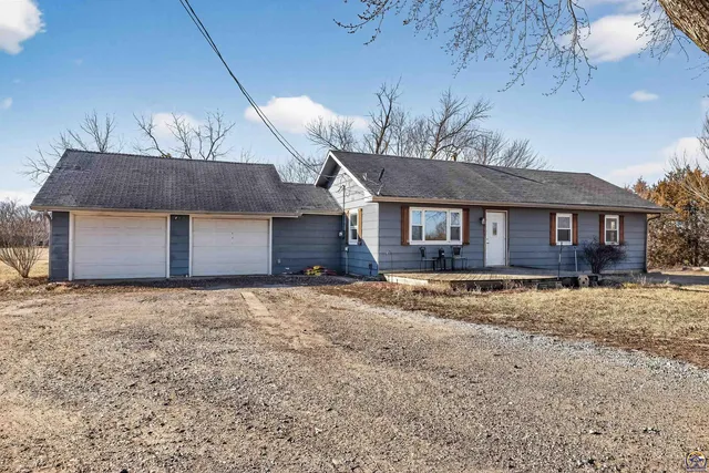 $184,900 | 16325 R Road, Mayetta, KS 66509