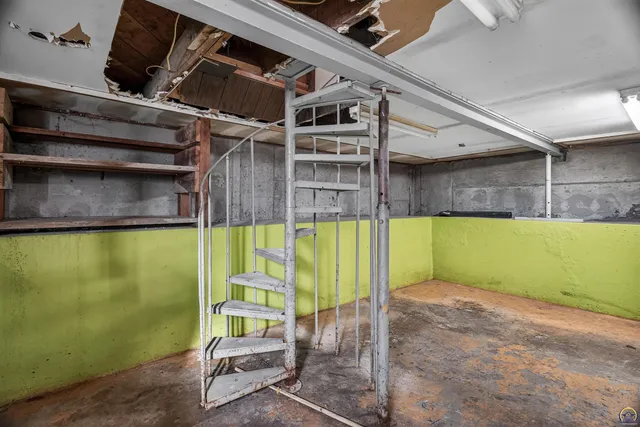 $184,900 | 16325 R Road, Mayetta, KS 66509