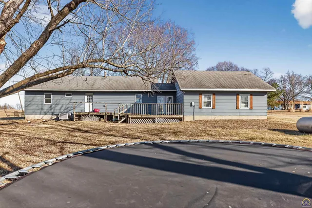 $184,900 | 16325 R Road, Mayetta, KS 66509