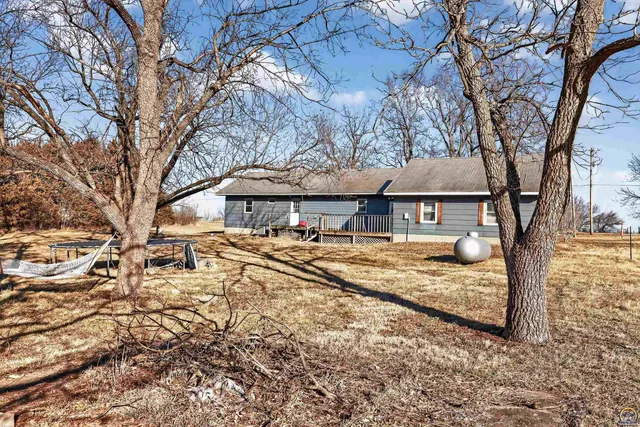$184,900 | 16325 R Road, Mayetta, KS 66509