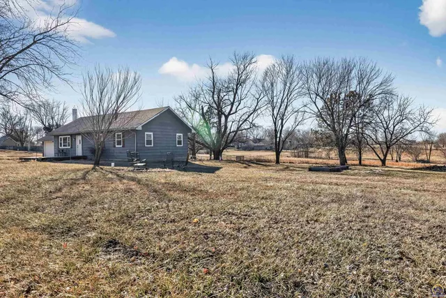 $184,900 | 16325 R Road, Mayetta, KS 66509