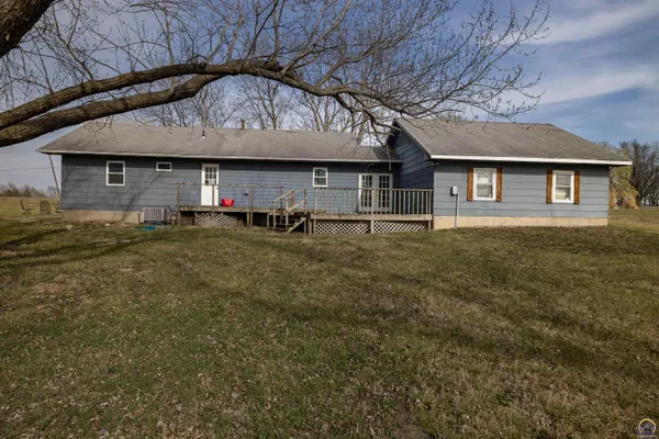 $175,900 | 16325 R Road, Mayetta, KS 66509