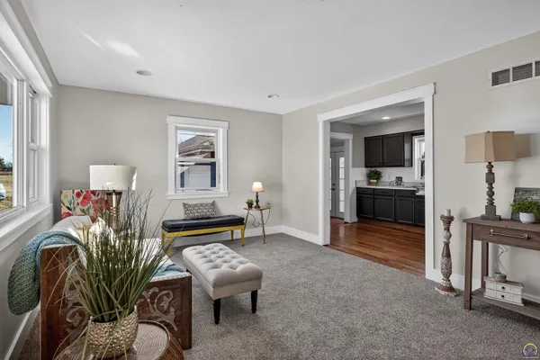 $175,900 | 16325 R Road, Mayetta, KS 66509