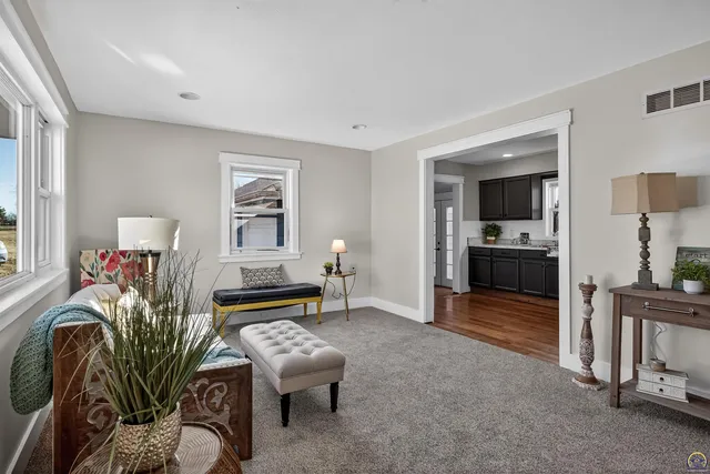 $184,900 | 16325 R Road, Mayetta, KS 66509