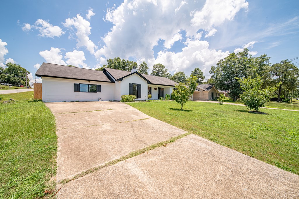 520 Lee Road Phenix City, AL 36870 - Photo 2 of 42 Gallery Image 2
