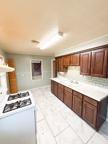 $114,900 | 195 South Douglas Avenue, Bradley, IL 60915