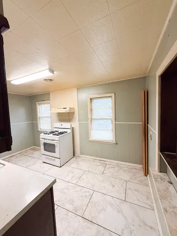 $114,900 | 195 South Douglas Avenue, Bradley, IL 60915