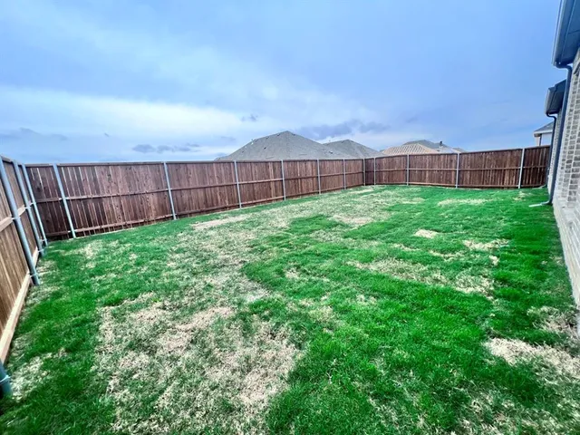 $2,400 | 6226 Muller Creek Drive, Pilot Point, TX 76258