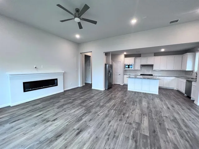 $2,400 | 6226 Muller Creek Drive, Pilot Point, TX 76258