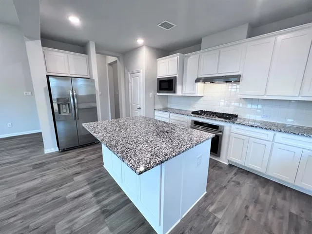 $2,400 | 6226 Muller Creek Drive, Pilot Point, TX 76258