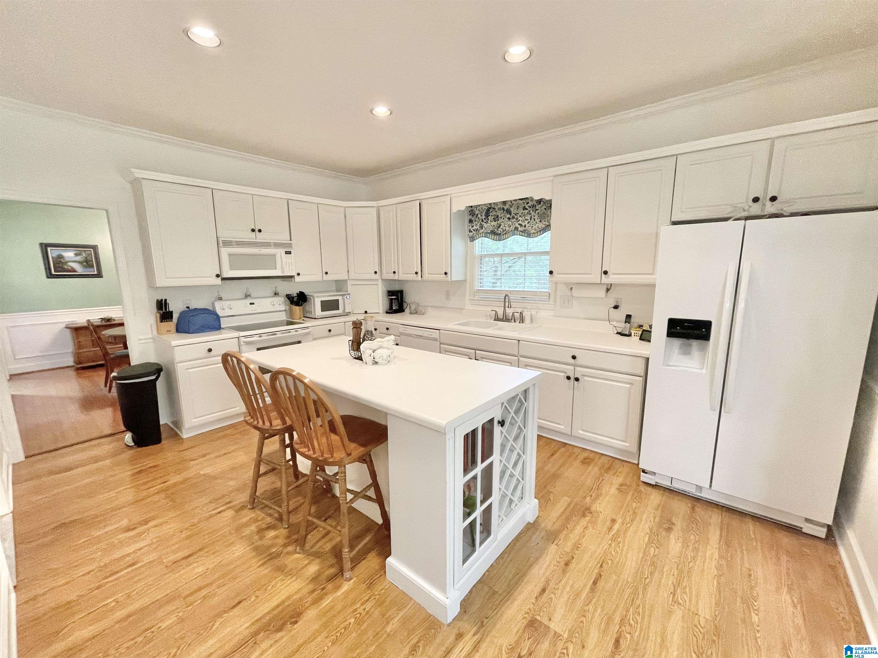 207 Weatherly Club Drive Alabaster, AL 35007 - Photo 5 of 37