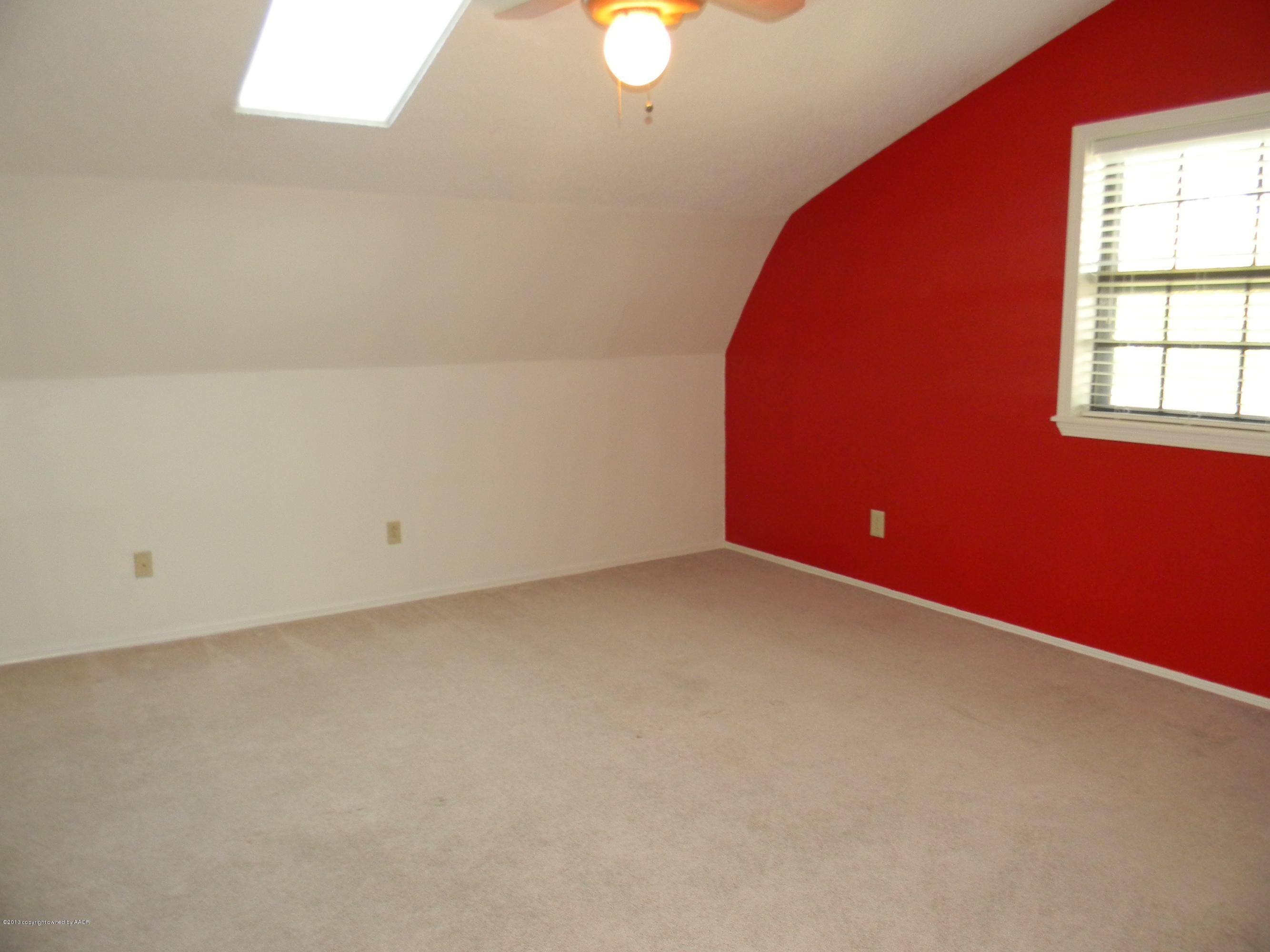 6700 Garwood Road Amarillo, TX 79109 - Photo 3 of 71 2nd Bedroom upstairs 1