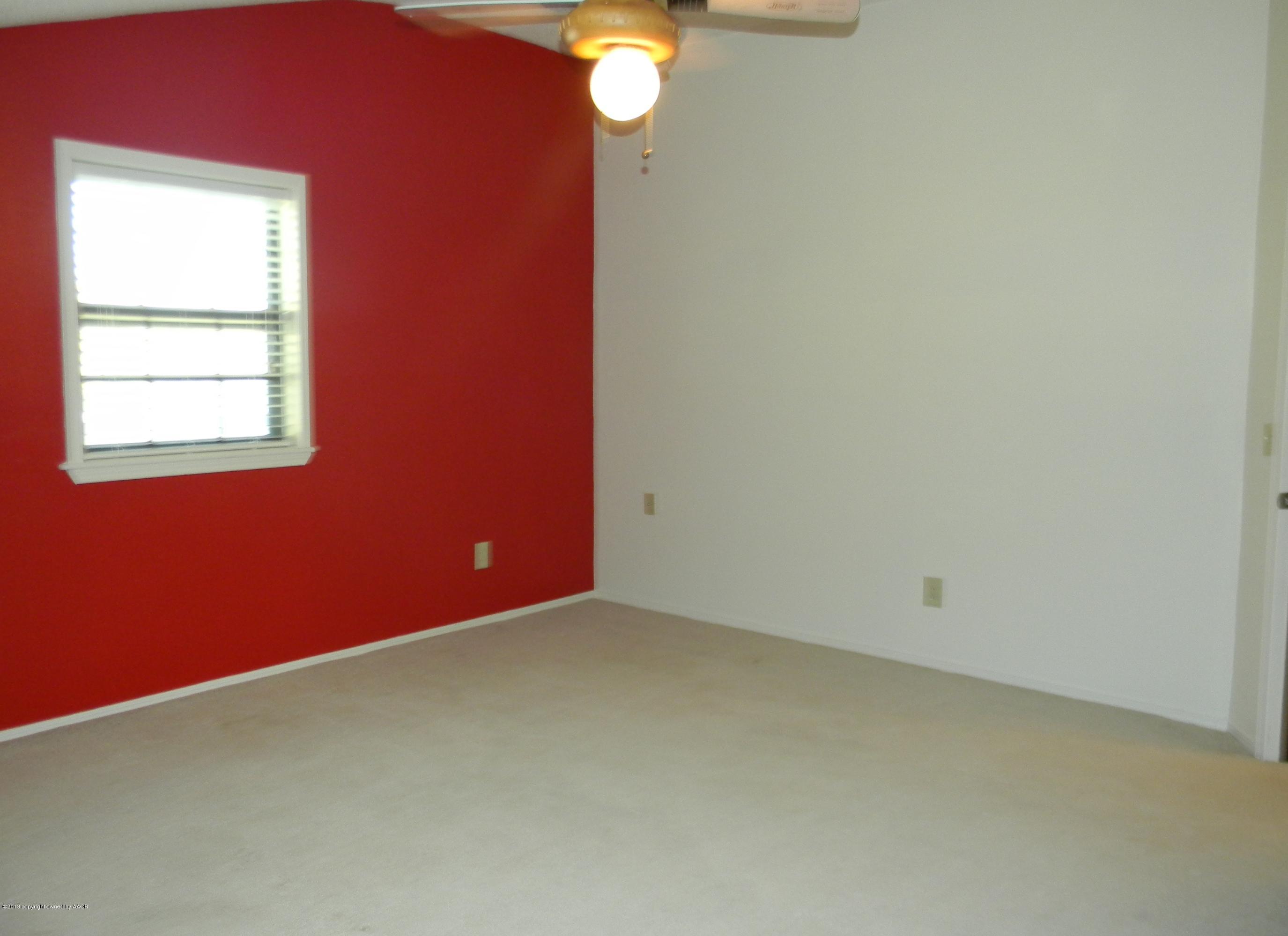 6700 Garwood Road Amarillo, TX 79109 - Photo 4 of 71 2nd Bedroom upstairs 2