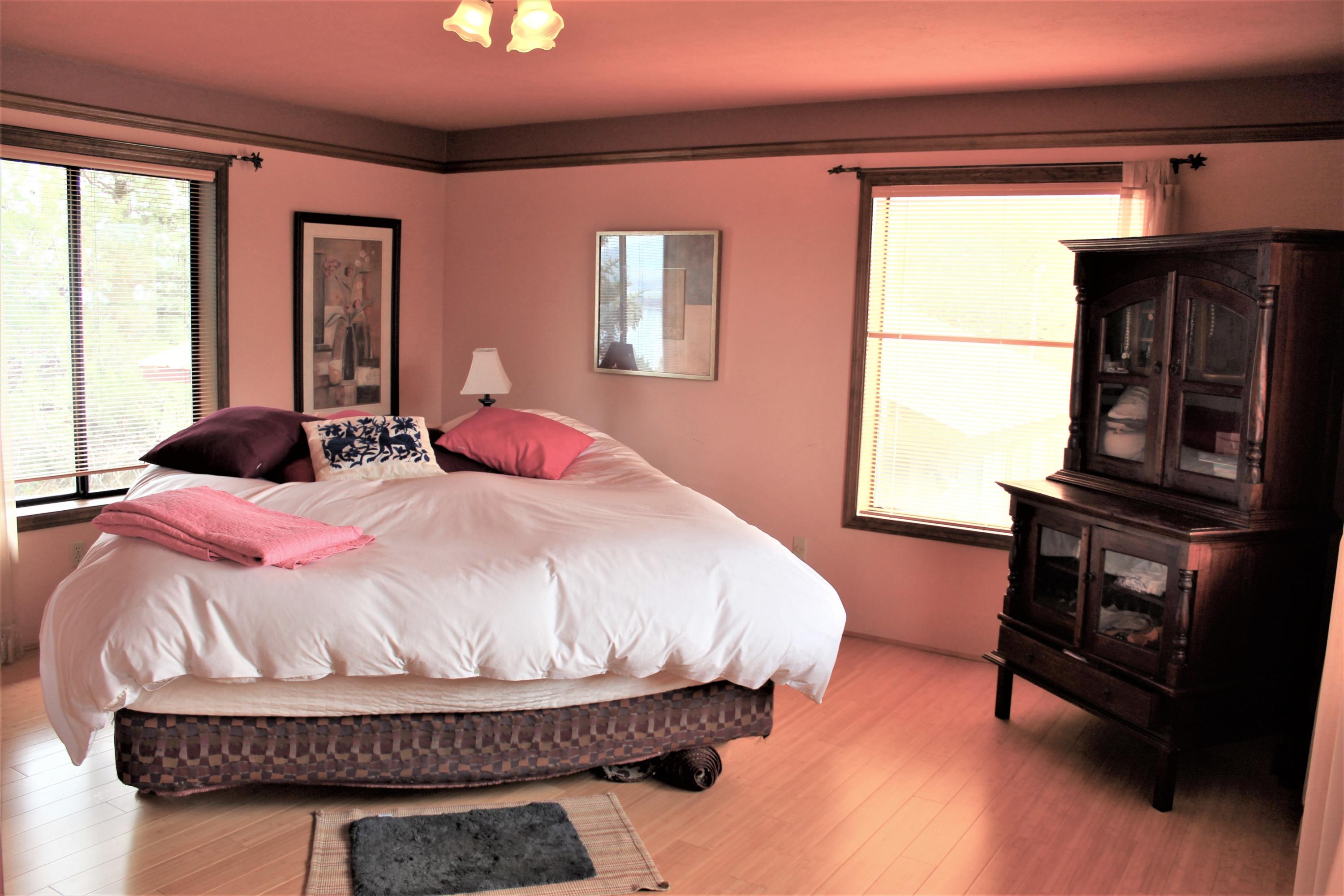 5775 Sunset Ridge Road Klamath Falls, OR 97601 - Photo 24 of 47 Primary Bedroom