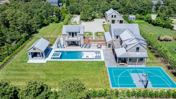 $12,750,000 | 14 Correia Lane, Nantucket, MA 02554