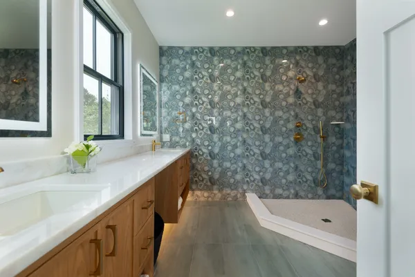 $12,750,000 | 14 Correia Lane, Nantucket, MA 02554