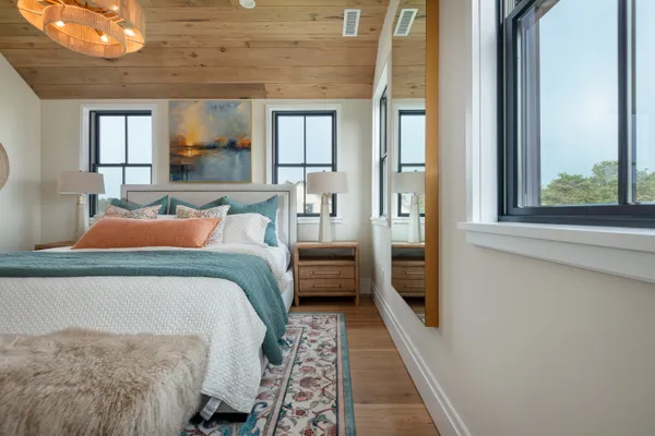 $12,750,000 | 14 Correia Lane, Nantucket, MA 02554