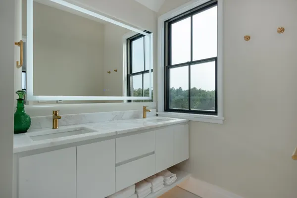 $12,750,000 | 14 Correia Lane, Nantucket, MA 02554