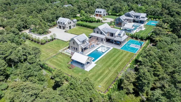 $12,750,000 | 14 Correia Lane, Nantucket, MA 02554