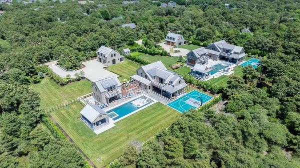 $12,750,000 | 14 Correia Lane, Nantucket, MA 02554