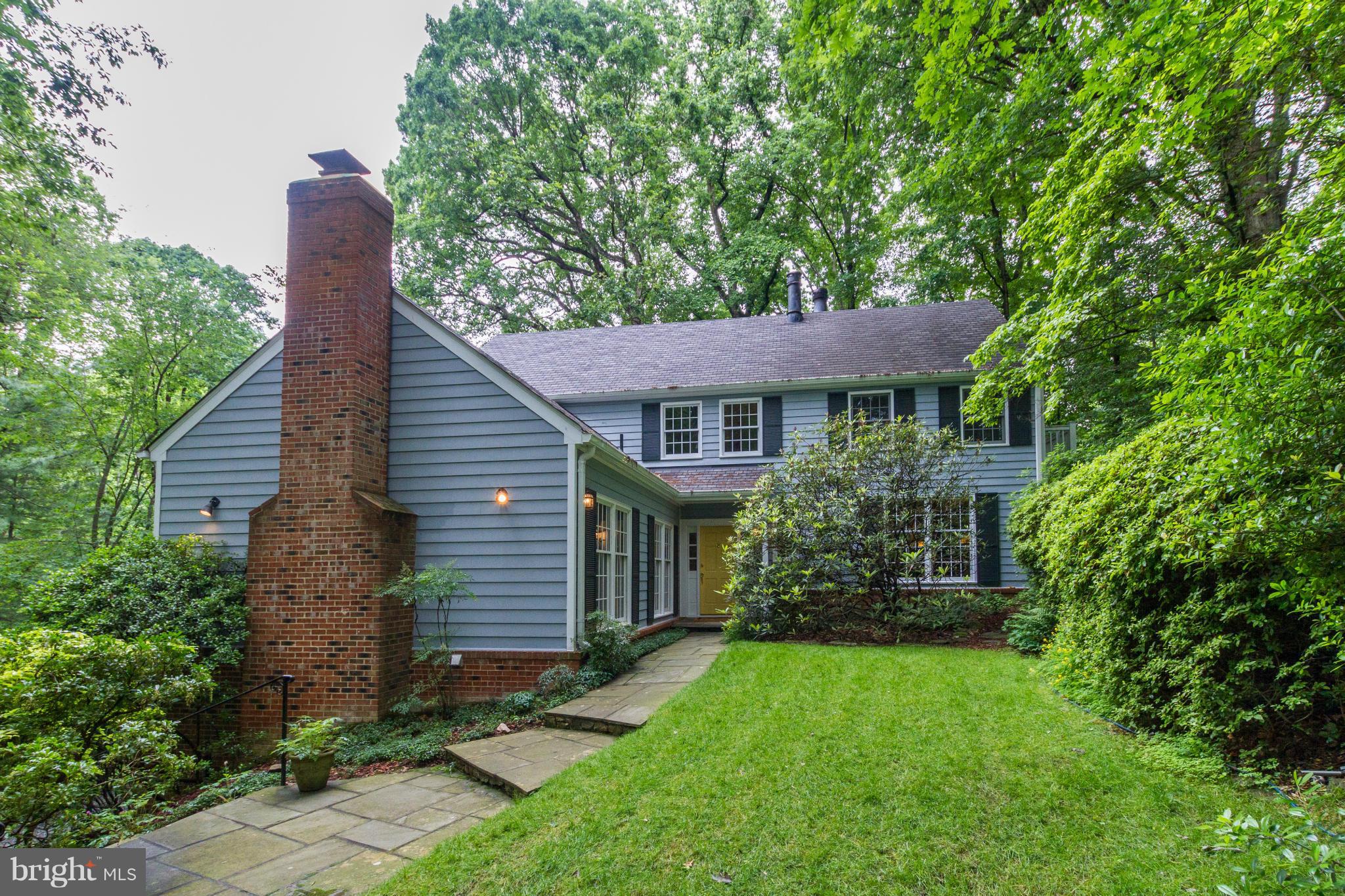 907 Turkey Run Road McLean, VA 22101 - Photo 2 of 30 Front Entrance