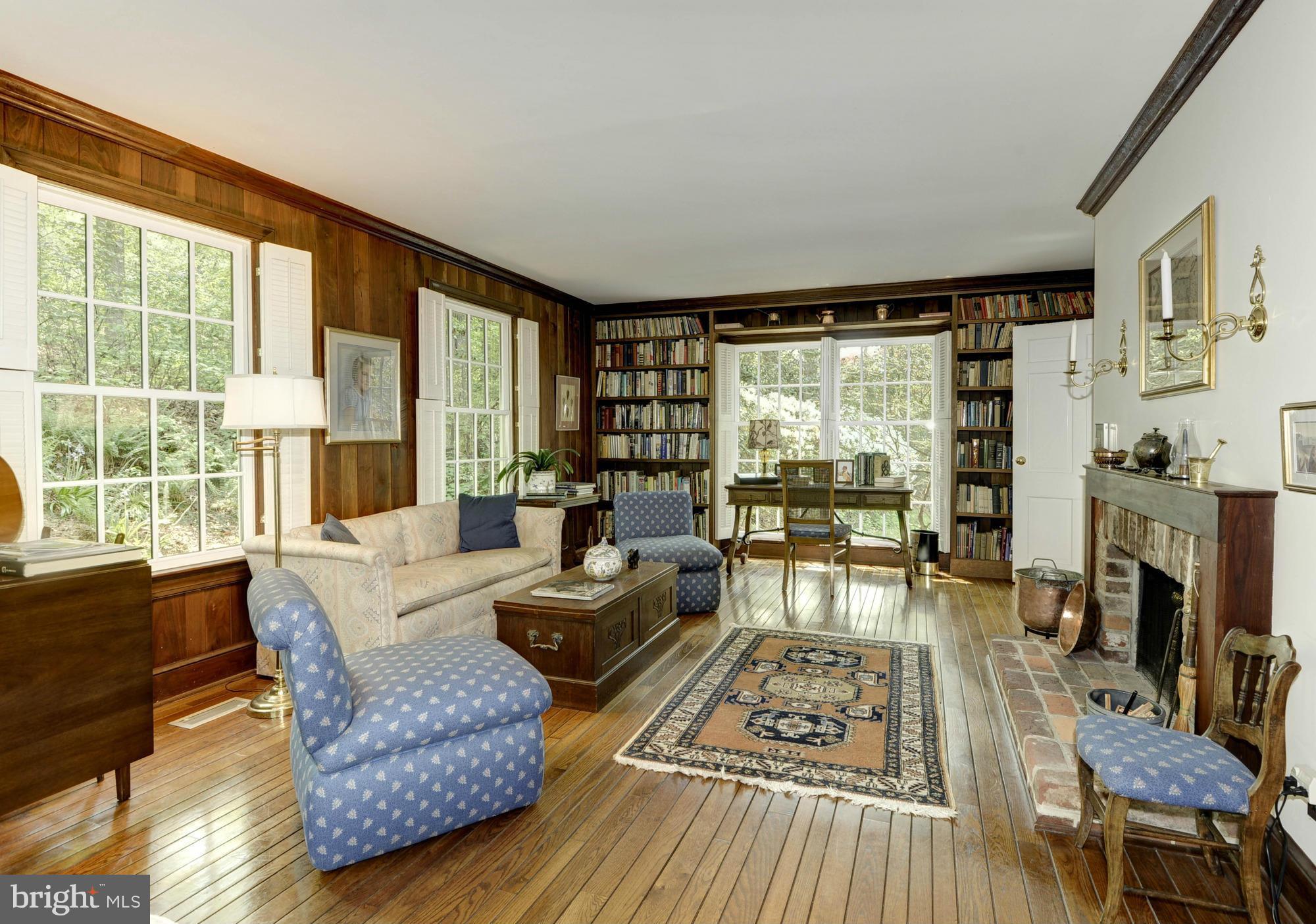 907 Turkey Run Road McLean, VA 22101 - Photo 11 of 30 Family Room