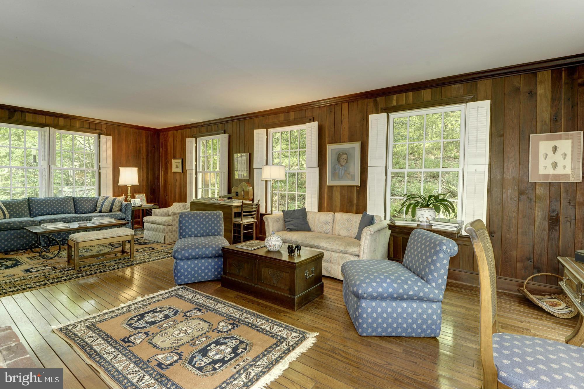 907 Turkey Run Road McLean, VA 22101 - Photo 13 of 30 Family Room