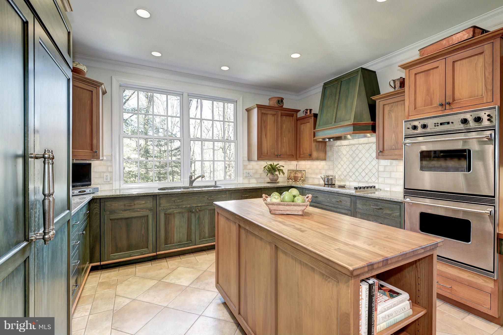 907 Turkey Run Road McLean, VA 22101 - Photo 8 of 30 Kitchen