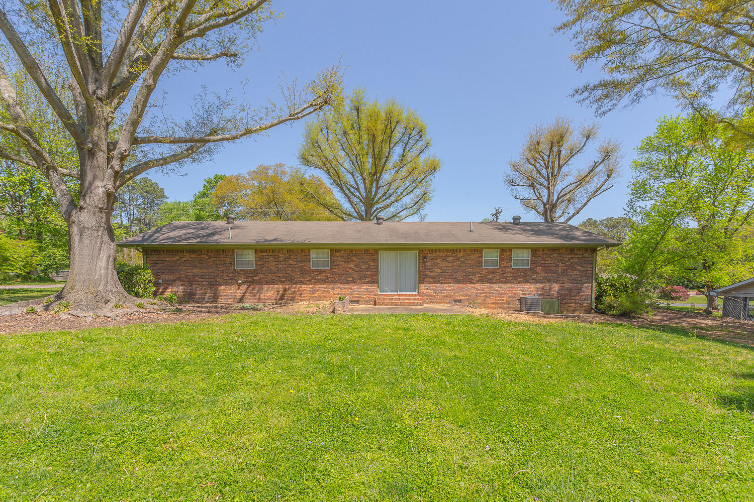 103 Forrest Park Road Dalton, GA 30721 - Photo 8 of 37 103 Forrest Park-15