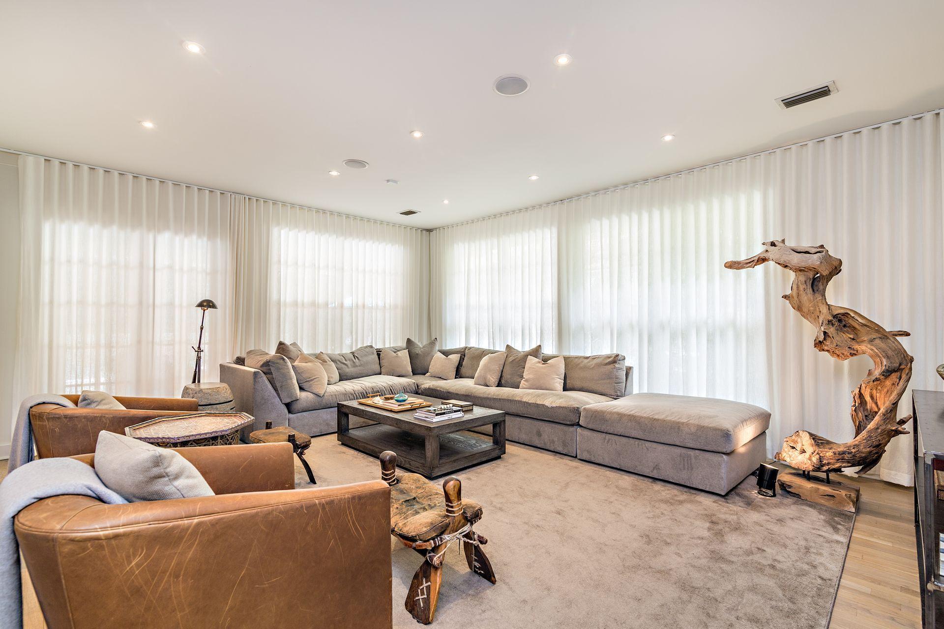 727 Sunset Road West Palm Beach, FL 33401 - Photo 13 of 75 Family Room