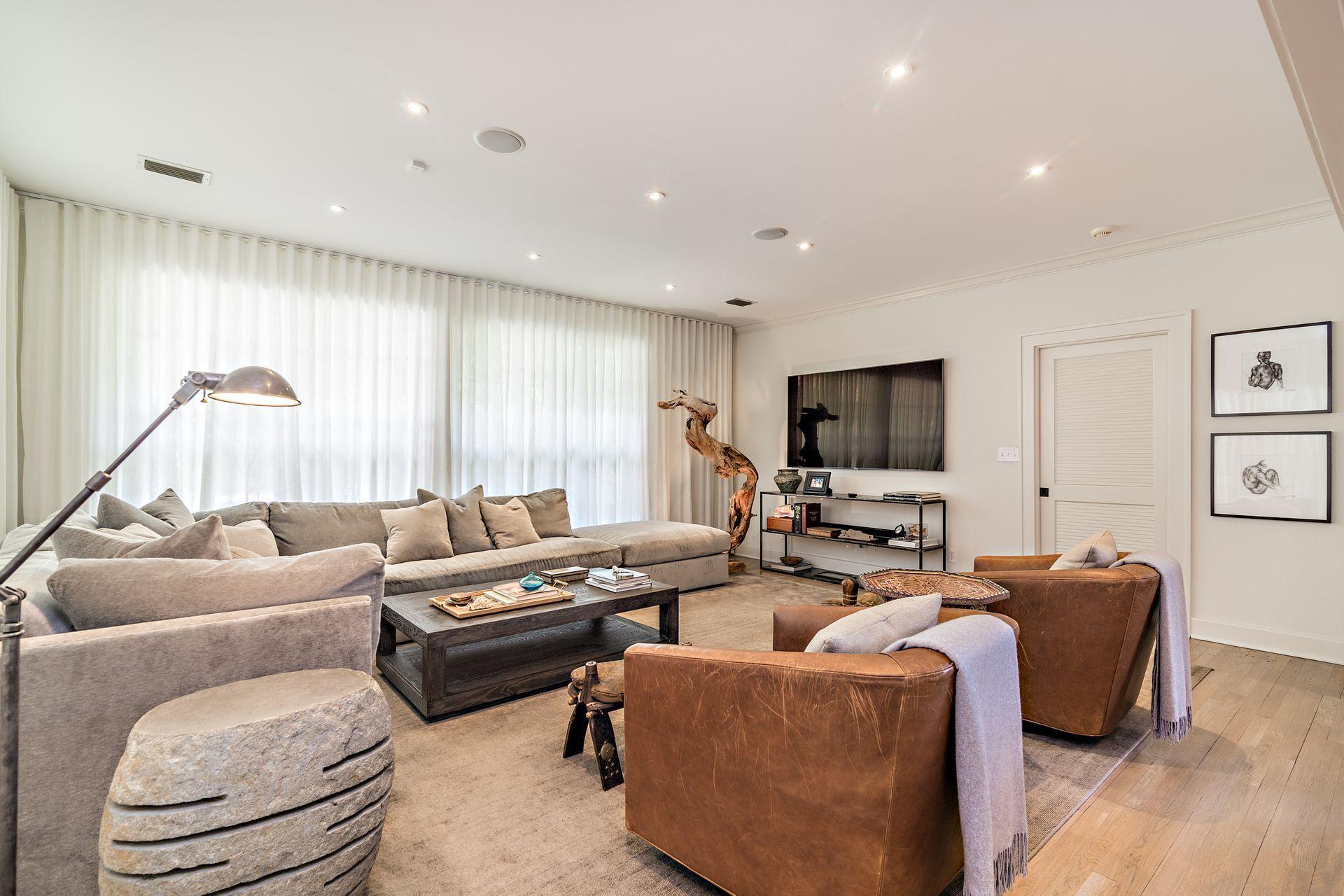727 Sunset Road West Palm Beach, FL 33401 - Photo 14 of 75 Family Room
