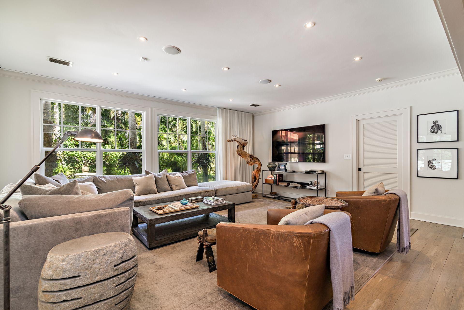727 Sunset Road West Palm Beach, FL 33401 - Photo 15 of 75 Family Room
