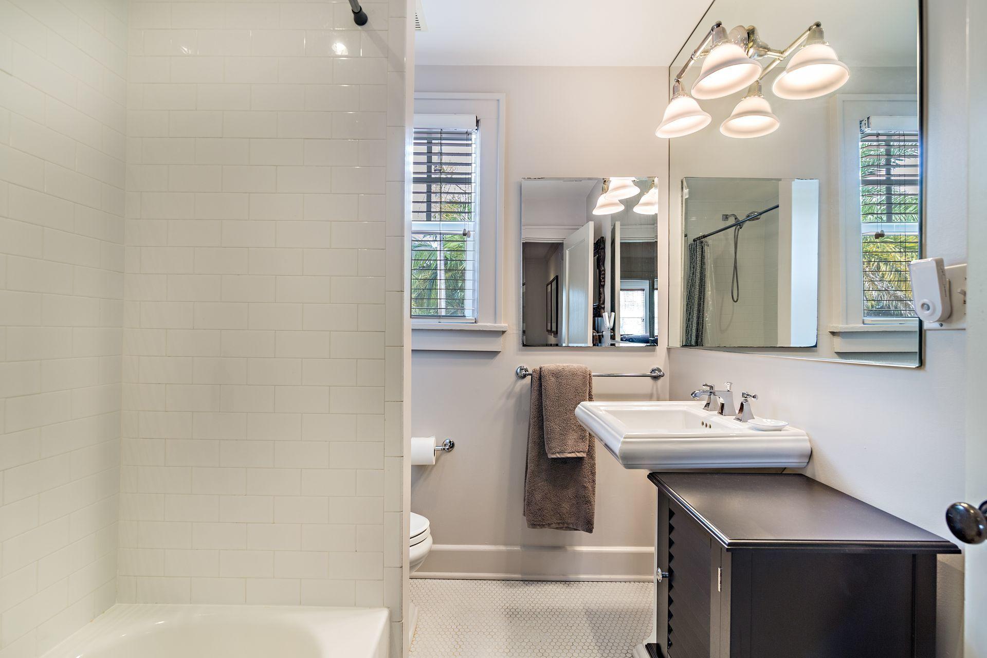 727 Sunset Road West Palm Beach, FL 33401 - Photo 33 of 75 Second Bathroom
