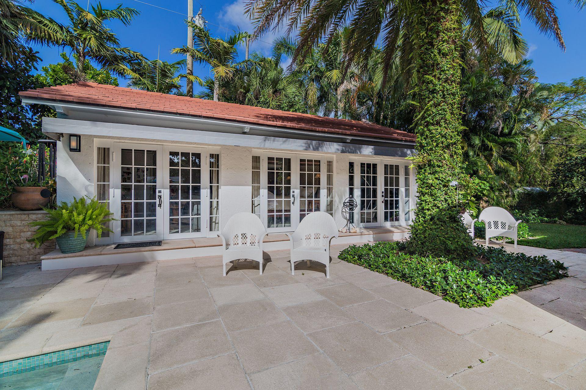 727 Sunset Road West Palm Beach, FL 33401 - Photo 54 of 75 Guest Cottage