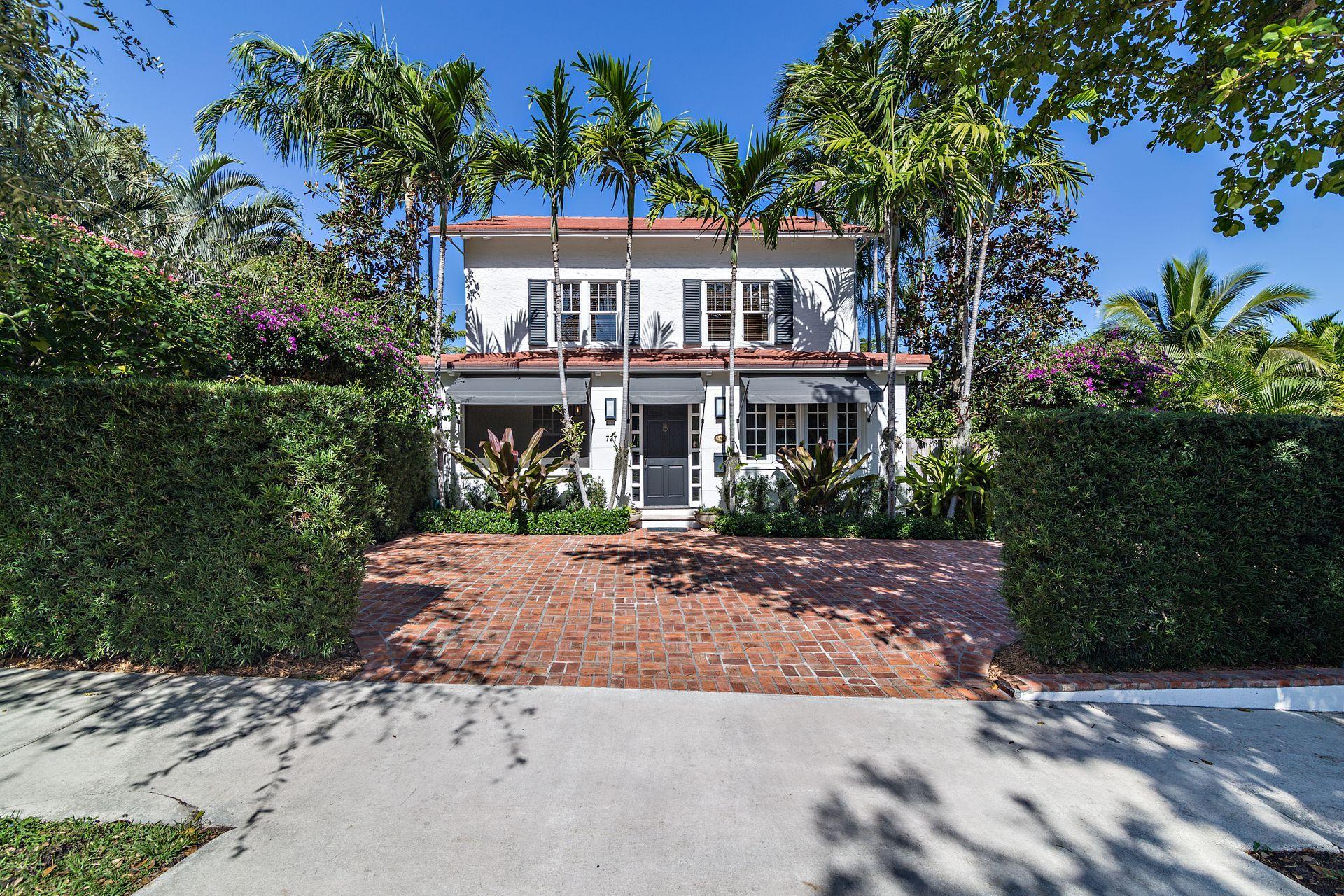 727 Sunset Road West Palm Beach, FL 33401 - Photo 70 of 75 Front Motor Court