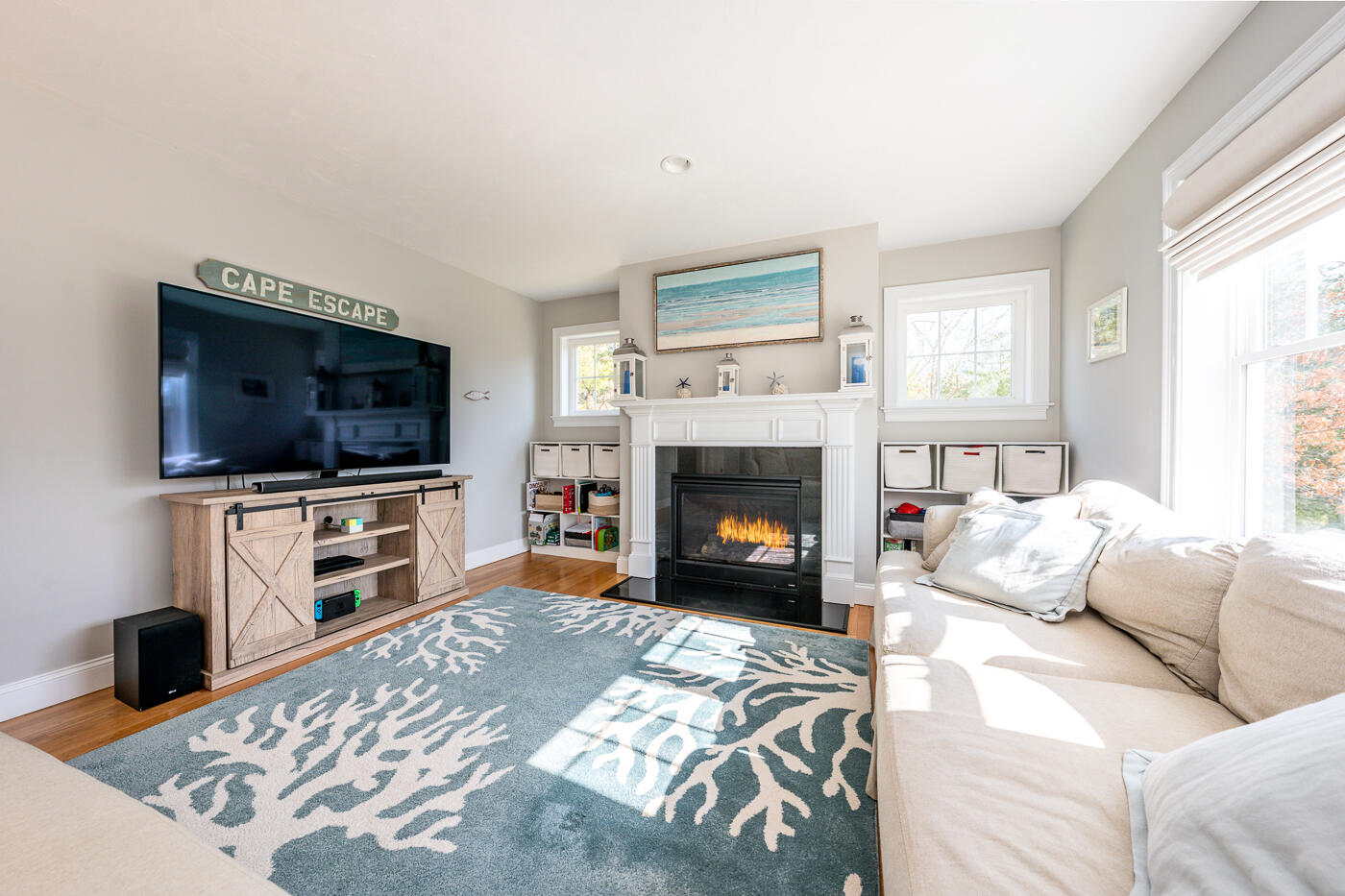 137 Falmouth-Sandwich Road Mashpee, MA 02649 - Photo 18 of 59 livroom2