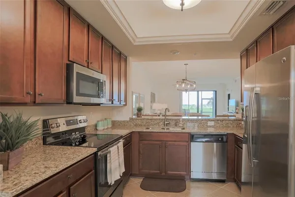 $3,000 | 5507 Palmer Circle, Unit 105, Bradenton, FL 34211