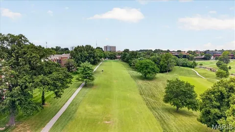 $249,900 | 564 Sarah Lane, Unit 104, St. Louis, MO 63141
