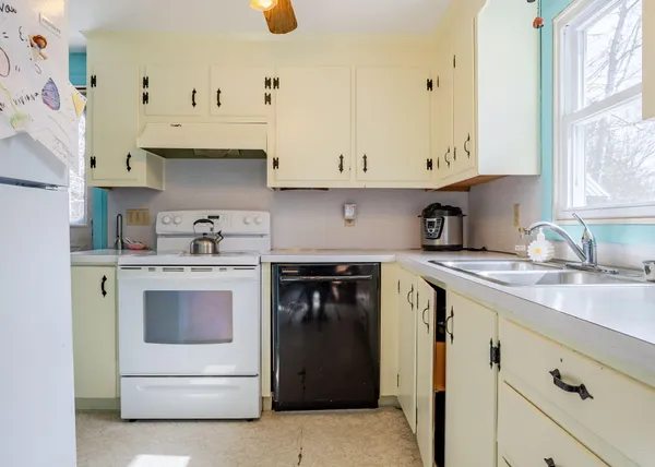 $299,000 | 2 Sunrise Street, Standish, ME 04084