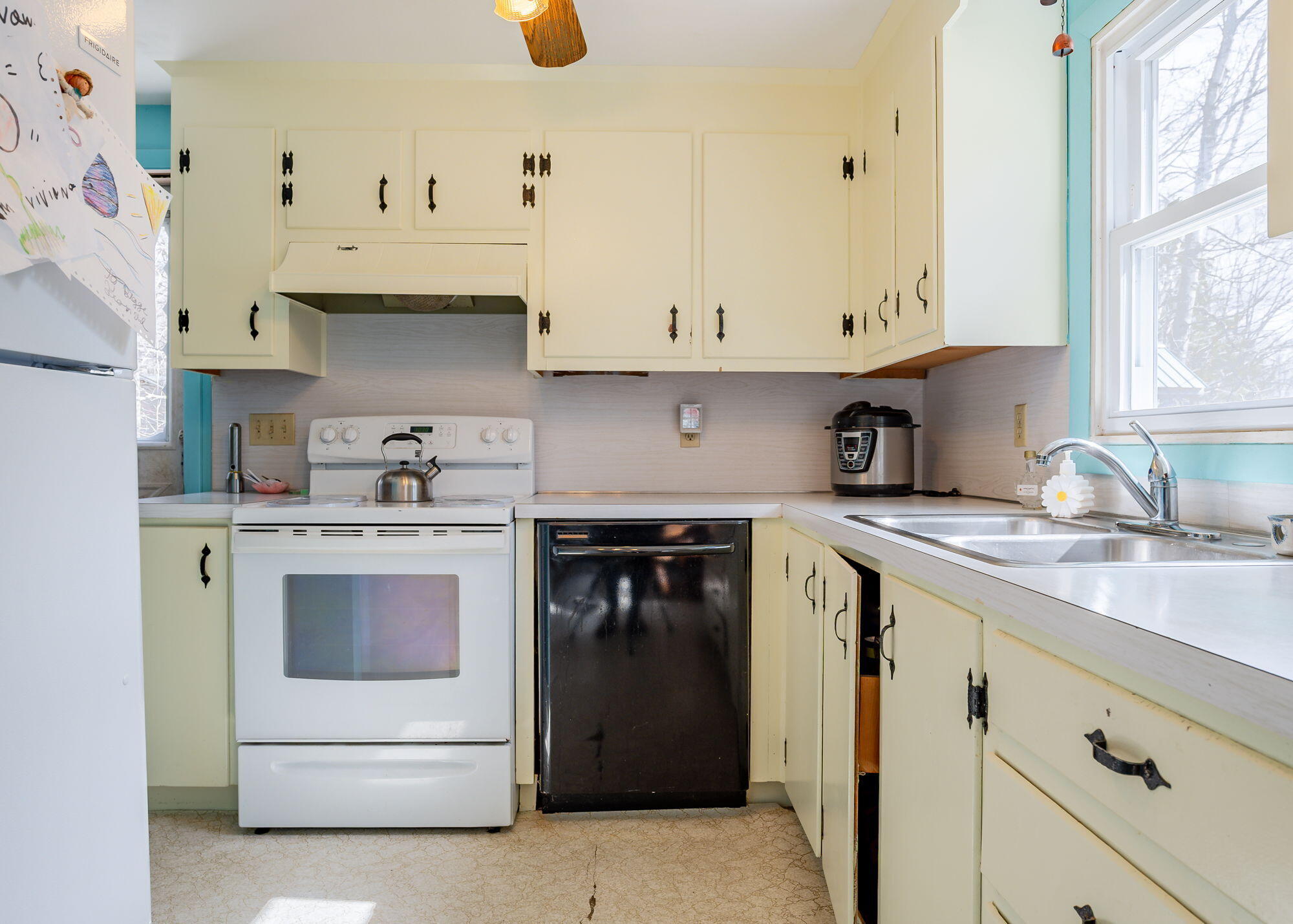 2 Sunrise Street Standish, ME 04084 - Photo 4 of 35 2 Sunrise