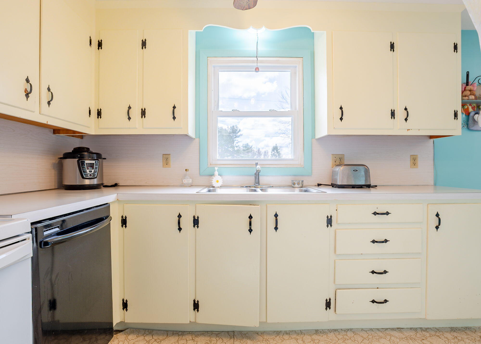 2 Sunrise Street Standish, ME 04084 - Photo 5 of 35 2 Sunrise