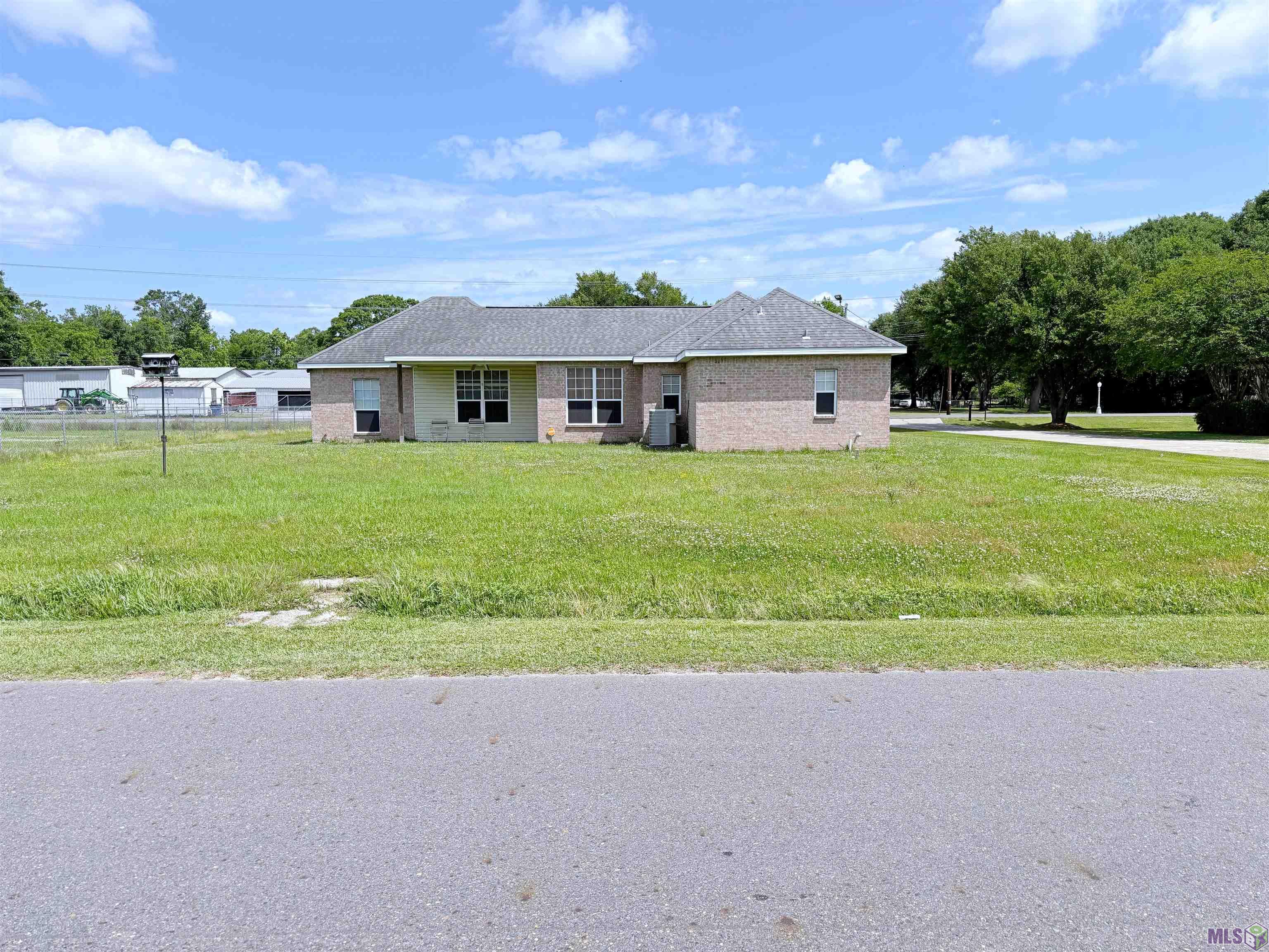 258 Compress Road Opelousas, LA 70570 - Photo 4 of 17 Gallery Image 4
