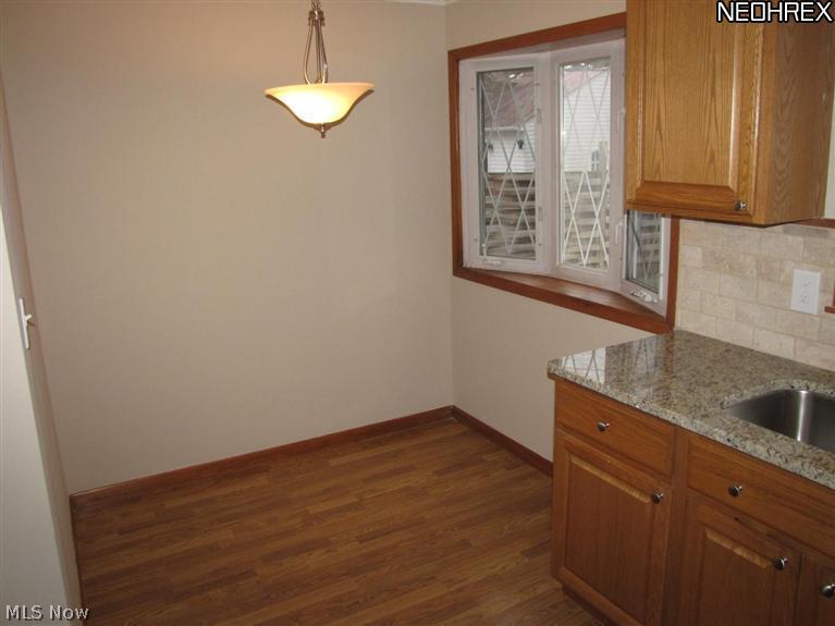 1112 Argonne Road Cleveland, OH 44121 - Photo 4 of 25 breakfast nook